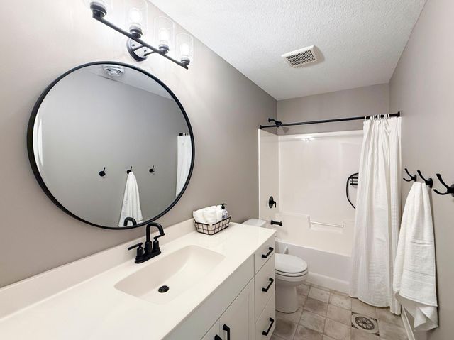 1657 Century Ridge Lane NE, Rochester, MN 55906