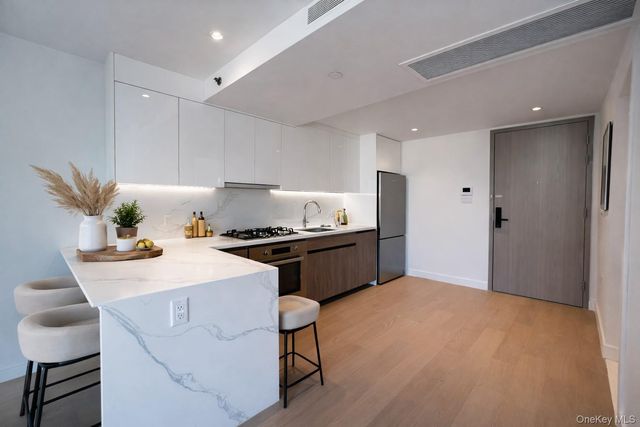 14449 Northern Boulevard 309, Flushing, NY 11354