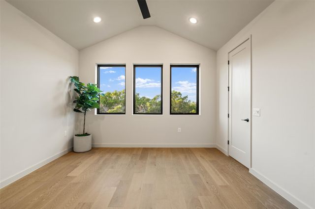 9803 Ribelin Ranch CT 9, Austin, TX 78750