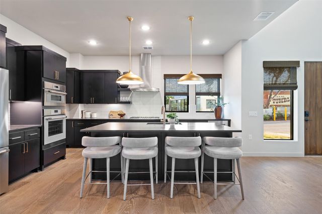 9803 Ribelin Ranch CT 9, Austin, TX 78750