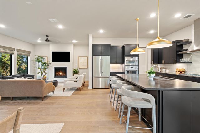 9803 Ribelin Ranch CT 9, Austin, TX 78750