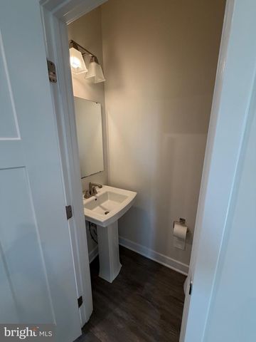 4906 CREST VIEW DR, Hyattsville, MD 20782