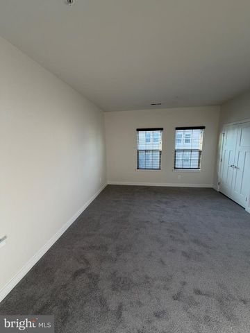 4906 CREST VIEW DR, Hyattsville, MD 20782