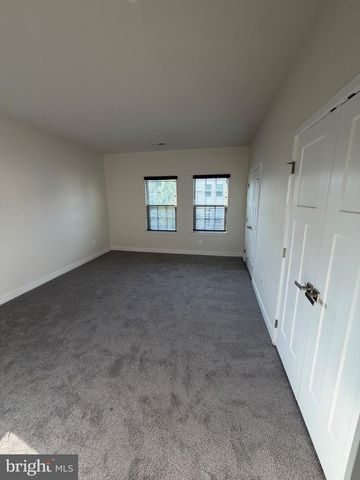 4906 CREST VIEW DR, Hyattsville, MD 20782