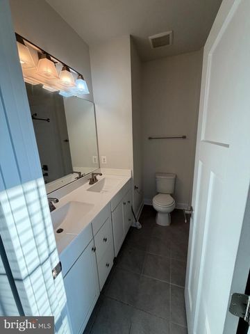 4906 CREST VIEW DR, Hyattsville, MD 20782