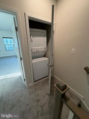4906 CREST VIEW DR, Hyattsville, MD 20782