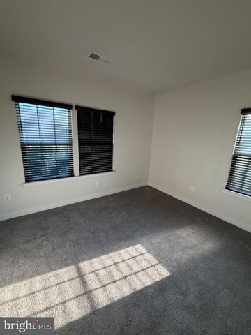 4906 CREST VIEW DR, Hyattsville, MD 20782