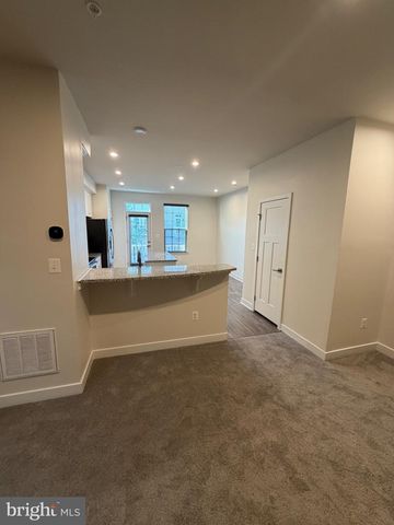 4906 CREST VIEW DR, Hyattsville, MD 20782