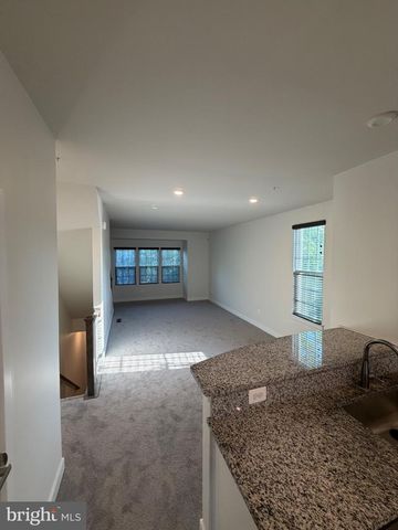 4906 CREST VIEW DR, Hyattsville, MD 20782
