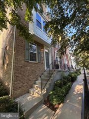 4906 CREST VIEW DR, Hyattsville, MD 20782