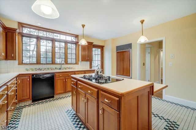 74 Duffield Dr, South Orange Village Twp., NJ 07079