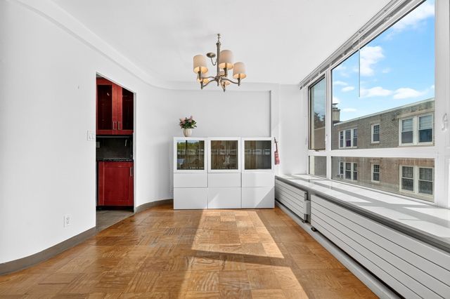 60 Babcock St 32, Brookline, MA 02446