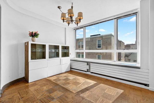 60 Babcock St 32, Brookline, MA 02446