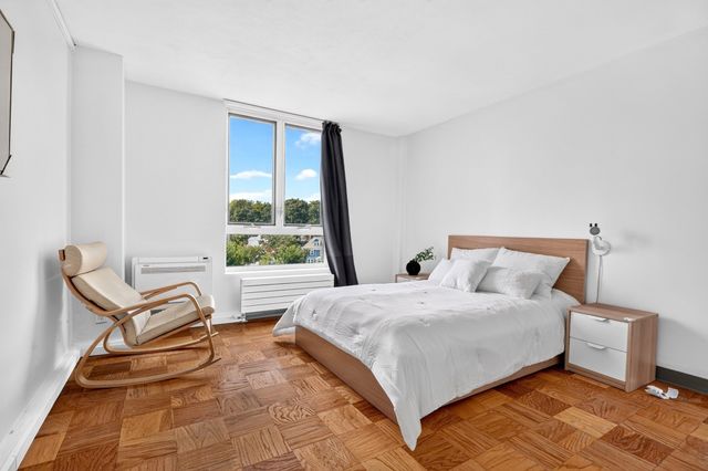 60 Babcock St 32, Brookline, MA 02446