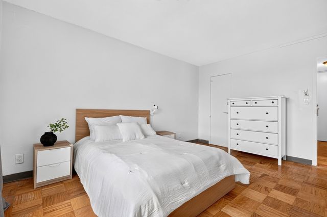 60 Babcock St 32, Brookline, MA 02446
