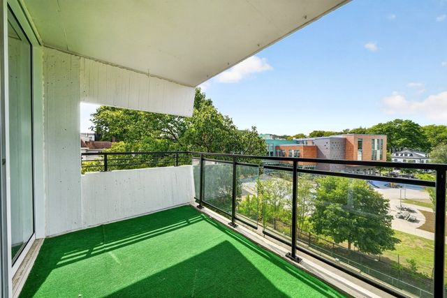 60 Babcock St 32, Brookline, MA 02446