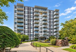 60 Babcock St 32, Brookline, MA 02446