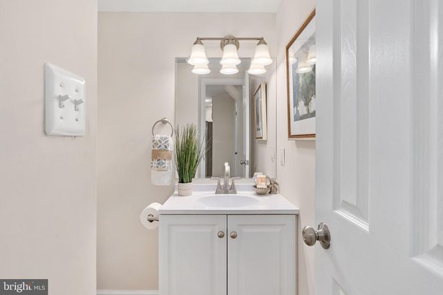4749 SHADOW OAK CT, Dumfries, VA 22025