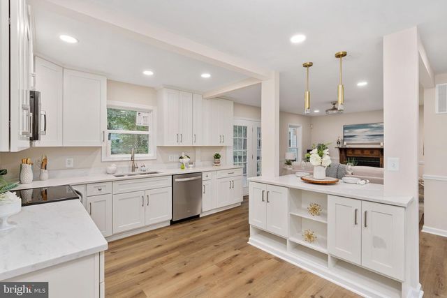 4749 SHADOW OAK CT, Dumfries, VA 22025