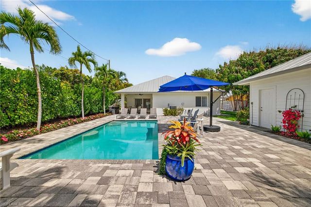 740 5th AVE N, Naples, FL 34102