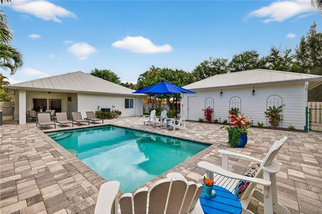 740 5th AVE N, Naples, FL 34102