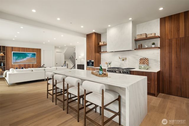 7611 NE 12th Street, Medina, WA 98039