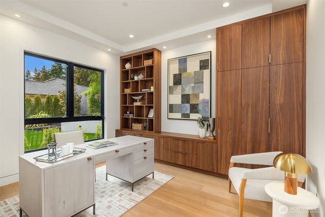 7611 NE 12th Street, Medina, WA 98039