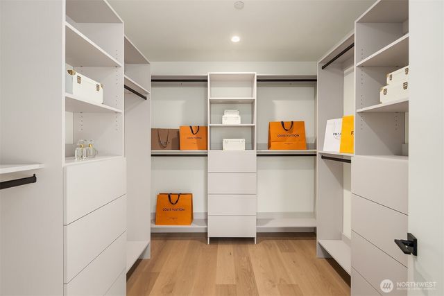 7611 NE 12th Street, Medina, WA 98039