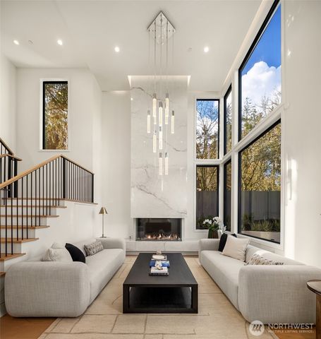 7611 NE 12th Street, Medina, WA 98039