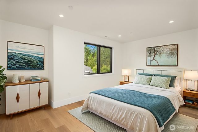 7611 NE 12th Street, Medina, WA 98039