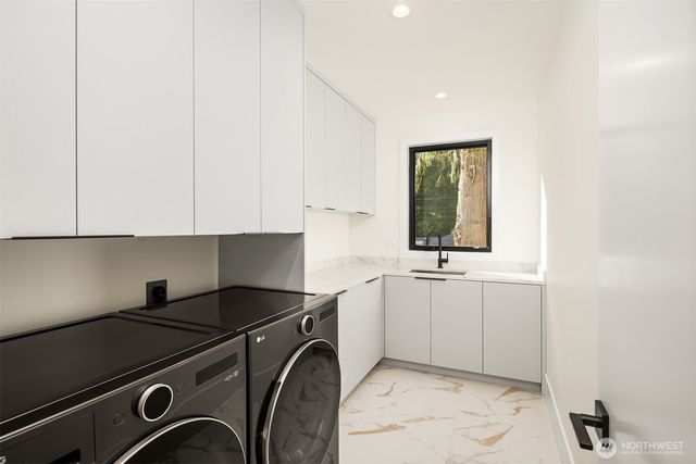 7611 NE 12th Street, Medina, WA 98039