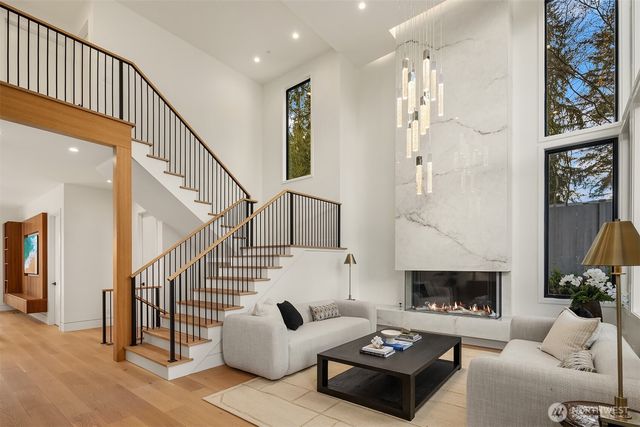 7611 NE 12th Street, Medina, WA 98039