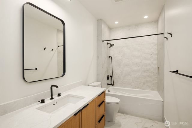 7611 NE 12th Street, Medina, WA 98039