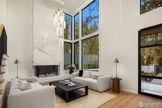 7611 NE 12th Street, Medina, WA 98039