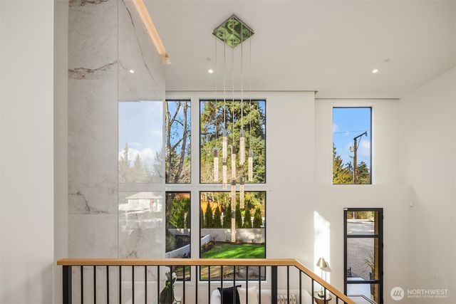 7611 NE 12th Street, Medina, WA 98039