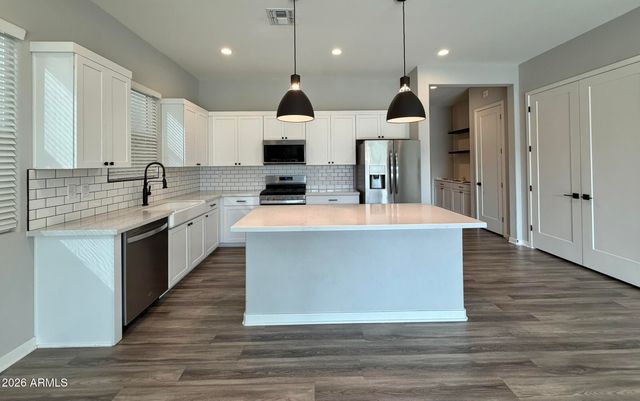 10151 E THUNDERBOLT Avenue, Mesa, AZ 85212