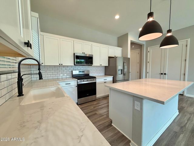 10151 E THUNDERBOLT Avenue, Mesa, AZ 85212