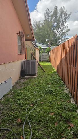 12516 SW 9th Ter 2, Miami, FL 33184