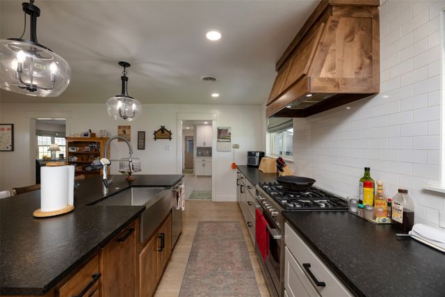 489 Pine Road, Poolville, TX 76487