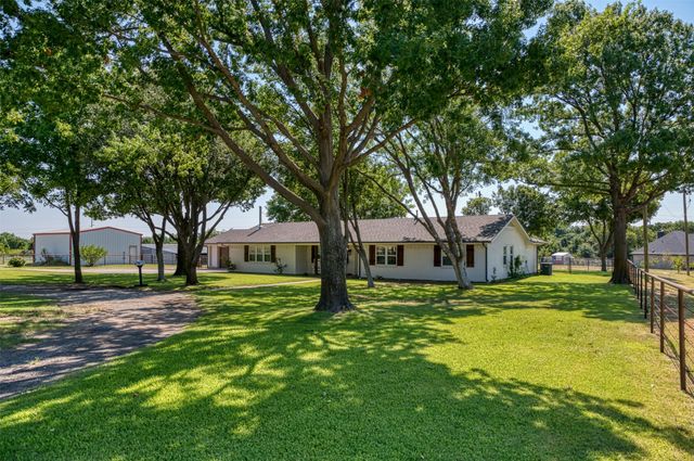 489 Pine Road, Poolville, TX 76487