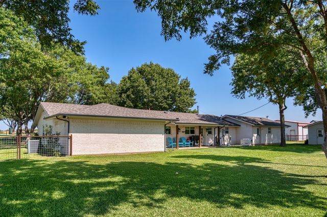 489 Pine Road, Poolville, TX 76487