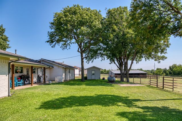 489 Pine Road, Poolville, TX 76487