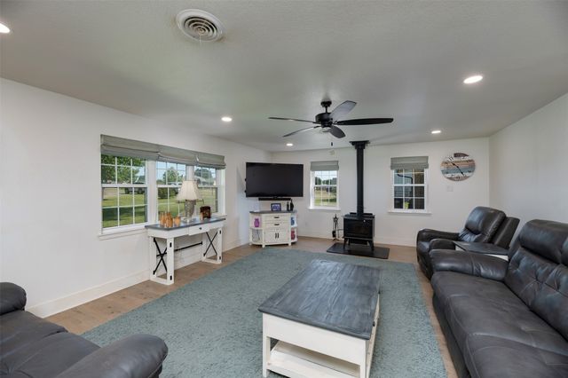 489 Pine Road, Poolville, TX 76487