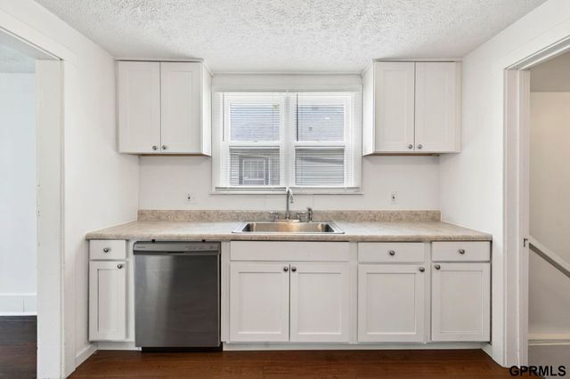 4123 N 39th Street, Omaha, NE 68111