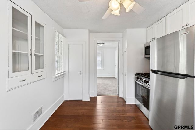 4123 N 39th Street, Omaha, NE 68111