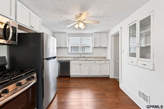 4123 N 39th Street, Omaha, NE 68111