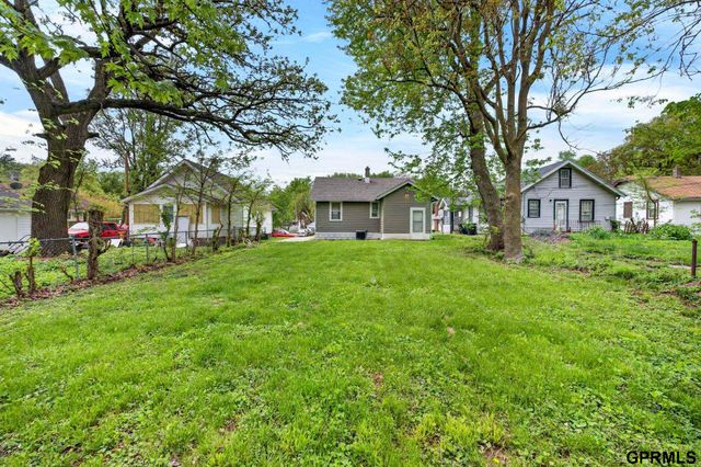 4123 N 39th Street, Omaha, NE 68111