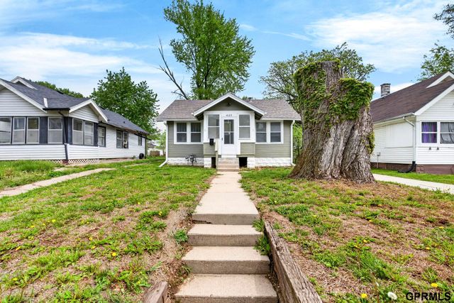 4123 N 39th Street, Omaha, NE 68111