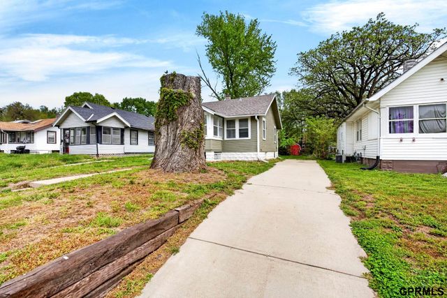 4123 N 39th Street, Omaha, NE 68111