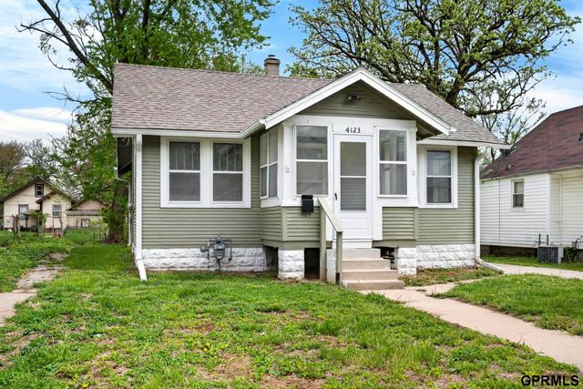 4123 N 39th Street, Omaha, NE 68111
